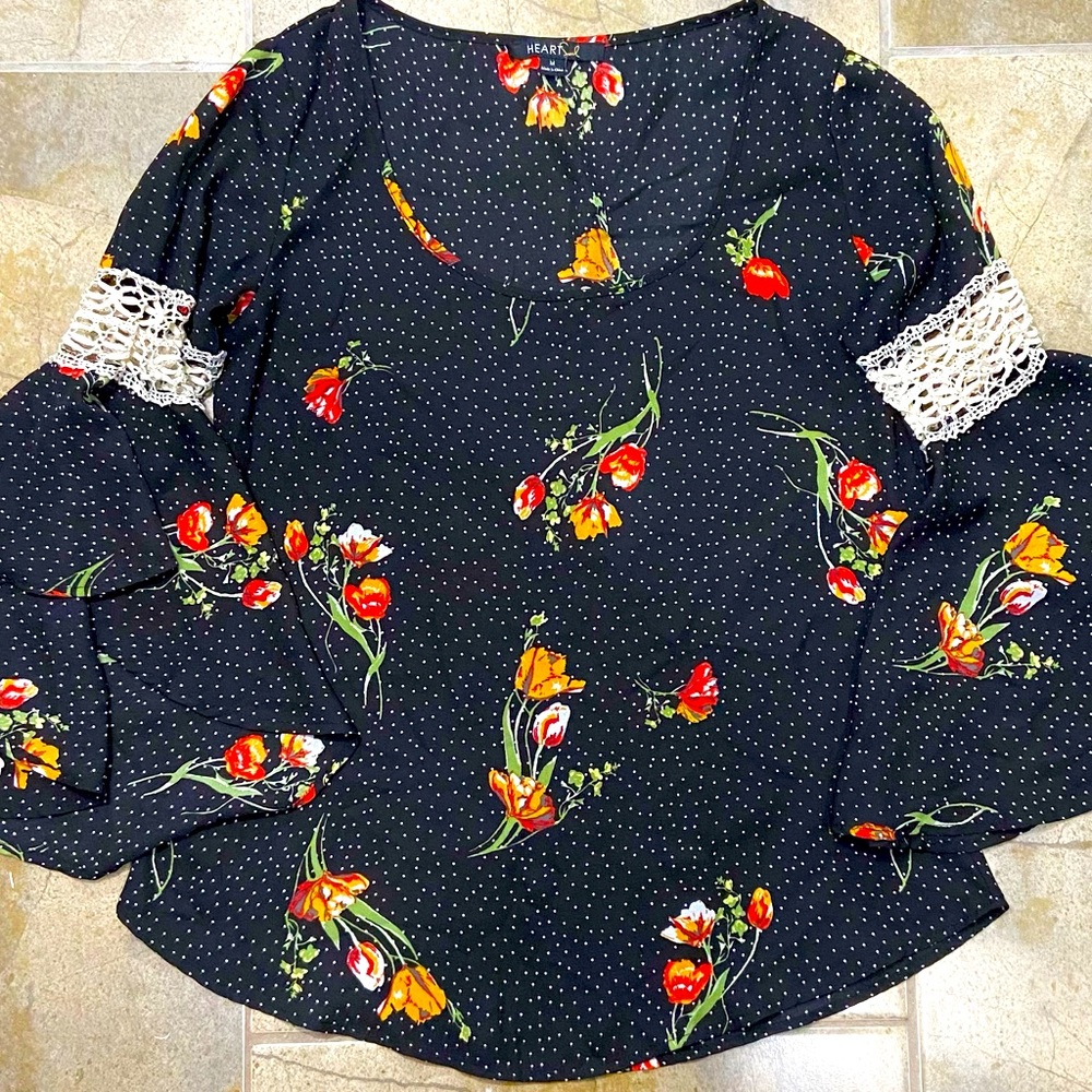 Stunning Floral Blouse🖤❤️🧡